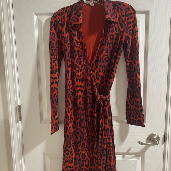 Diane Von Furstenberg Silk Animal Print Wrap Dress - Picture 1 of 9
